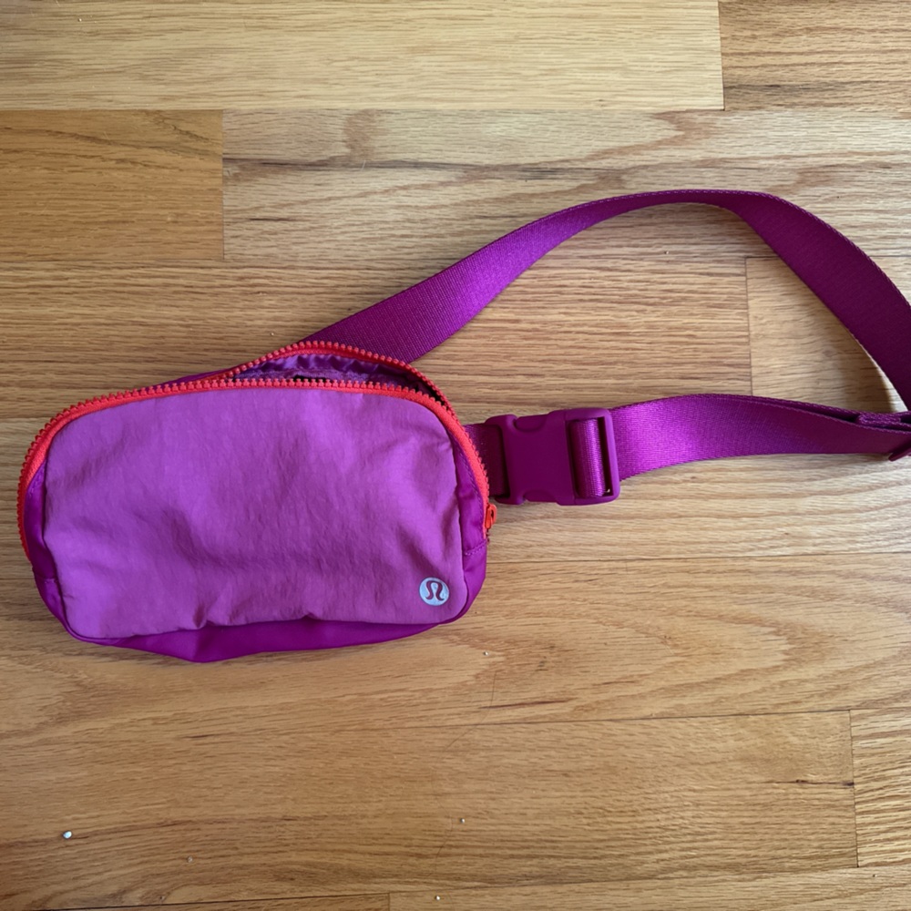 Older generation lululemon belt bag. Worn one time.